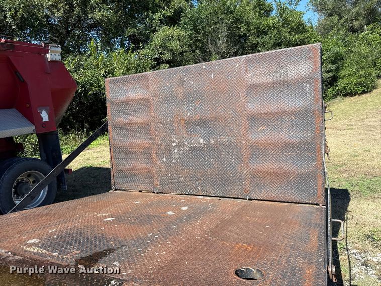 image for item DY8238 1999 Holden HLB25 drop deck equipment trailer