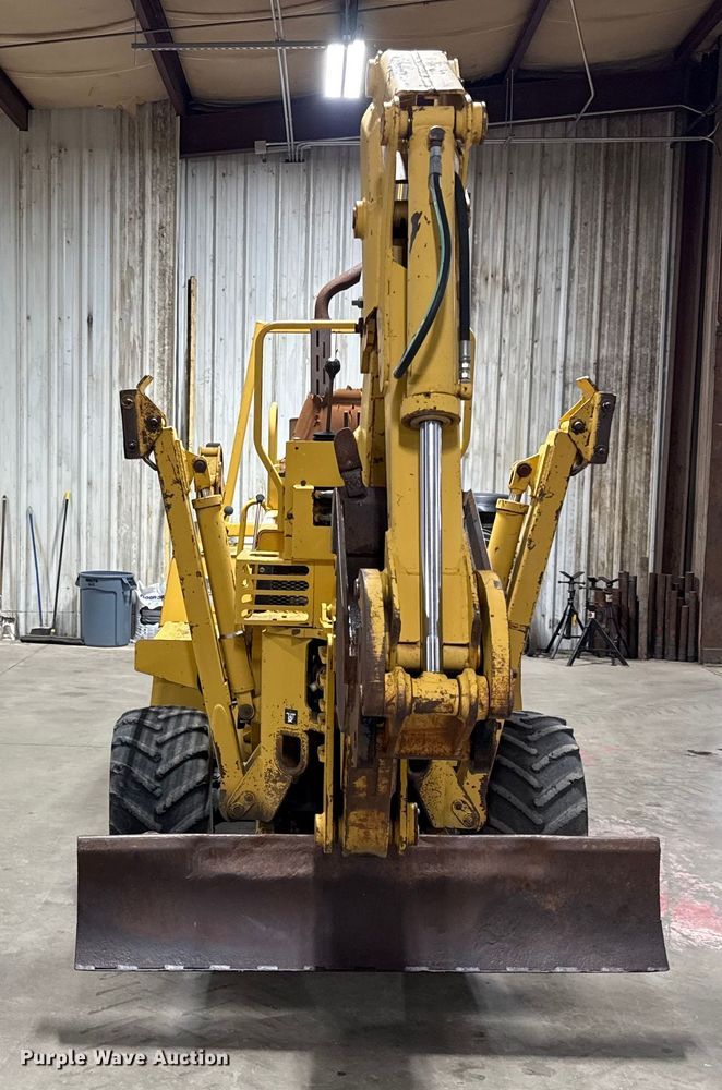image for item DY8239 1998 Vermeer V-5800 trencher