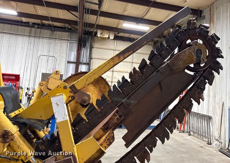 image for item DY8239 1998 Vermeer V-5800 trencher