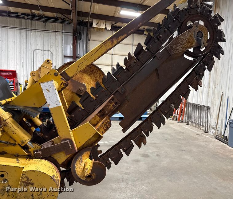 image for item DY8239 1998 Vermeer V-5800 trencher