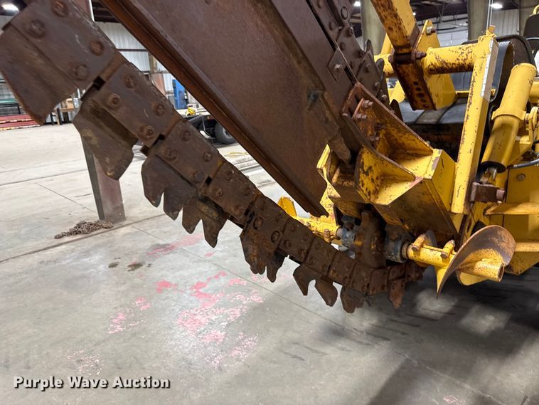 image for item DY8239 1998 Vermeer V-5800 trencher
