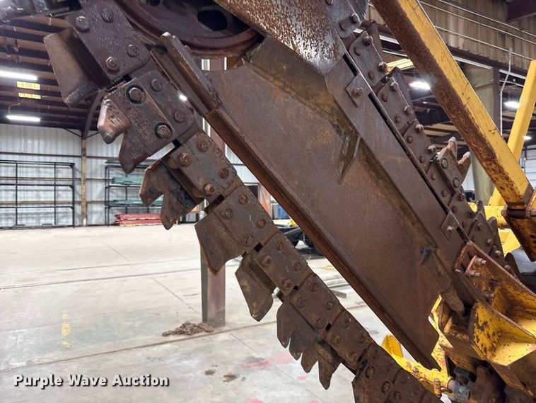 image for item DY8239 1998 Vermeer V-5800 trencher