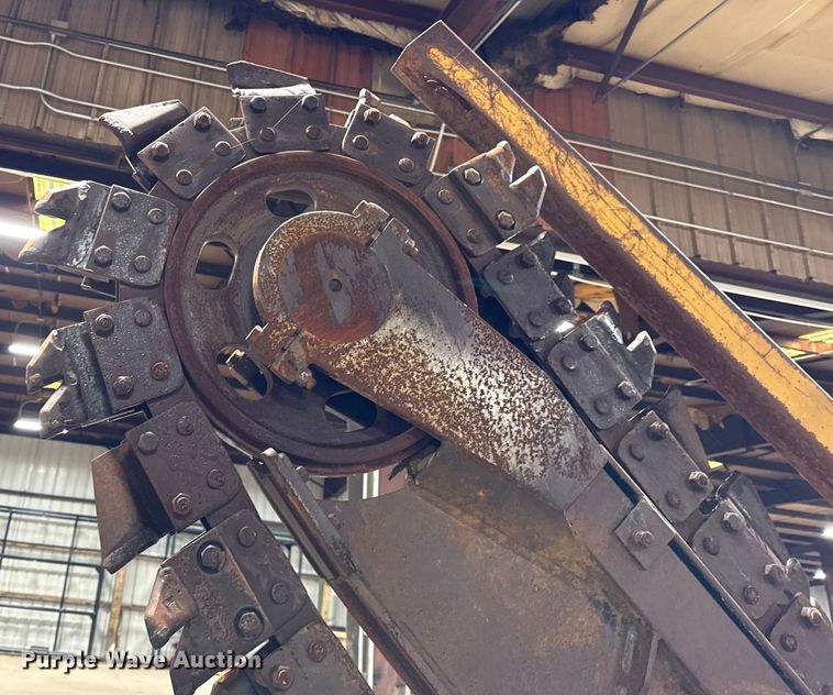 image for item DY8239 1998 Vermeer V-5800 trencher