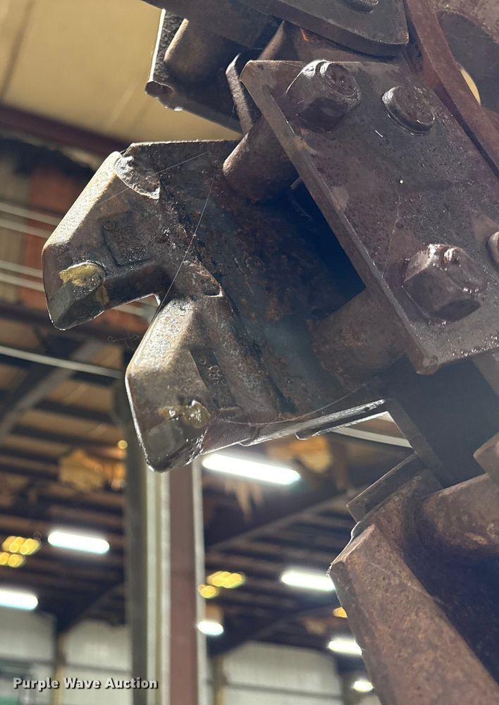 image for item DY8239 1998 Vermeer V-5800 trencher