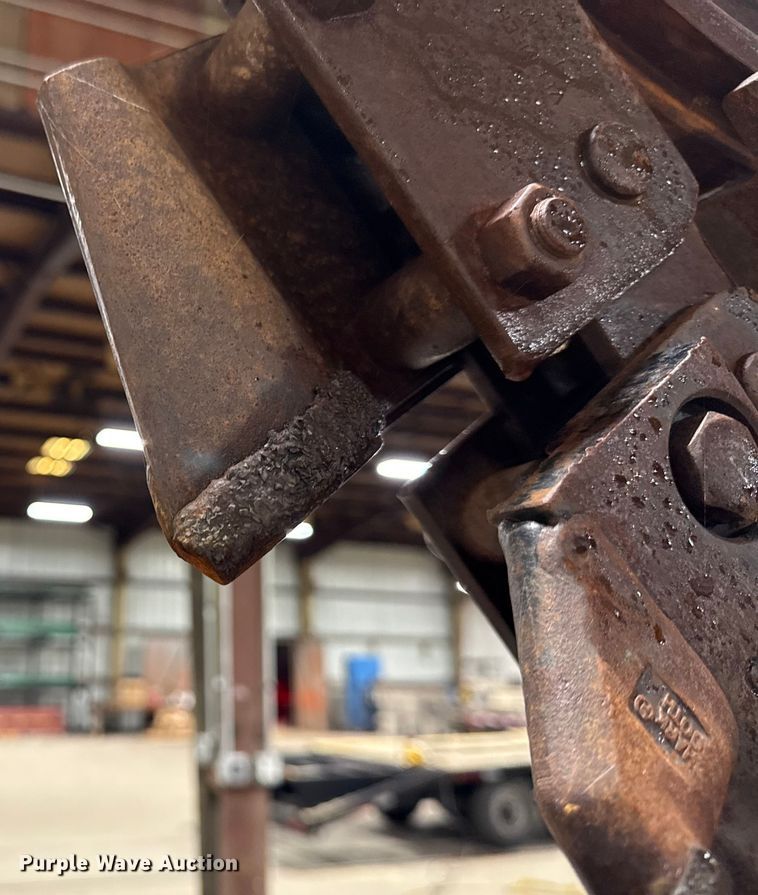 image for item DY8239 1998 Vermeer V-5800 trencher