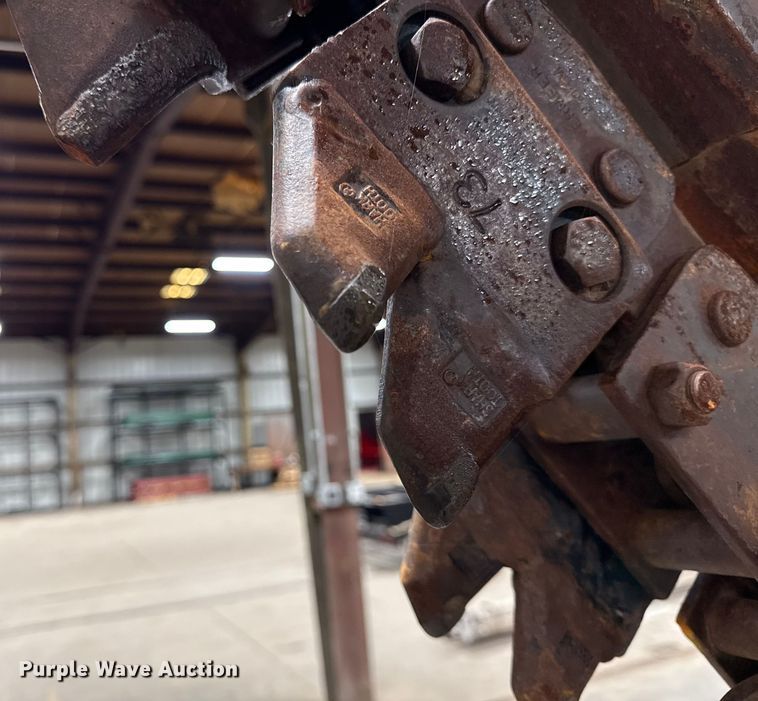 image for item DY8239 1998 Vermeer V-5800 trencher