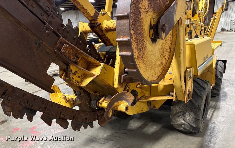 image for item DY8239 1998 Vermeer V-5800 trencher