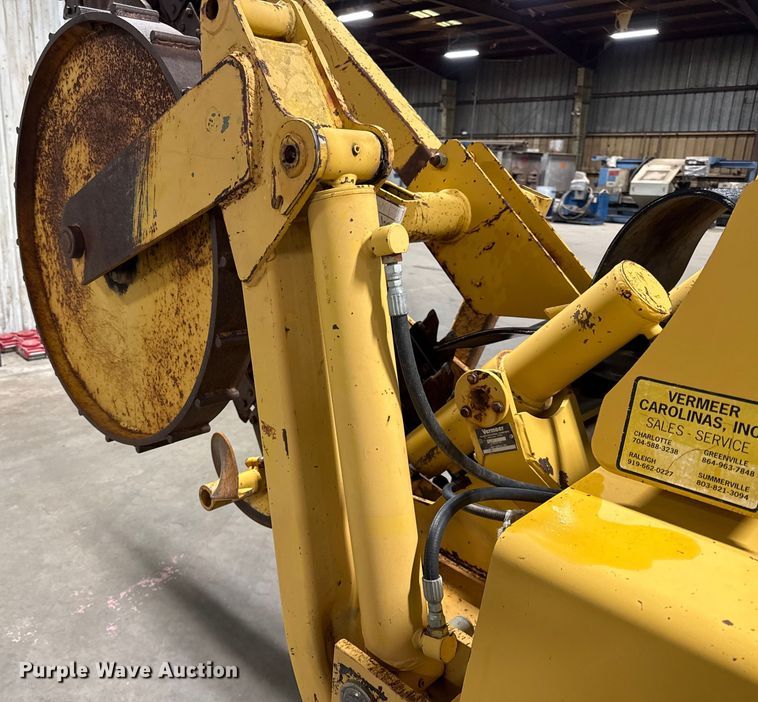 image for item DY8239 1998 Vermeer V-5800 trencher