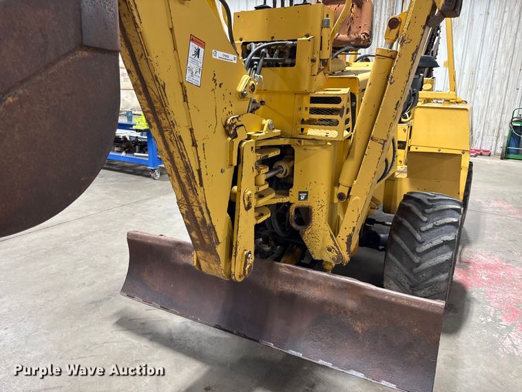image for item DY8239 1998 Vermeer V-5800 trencher
