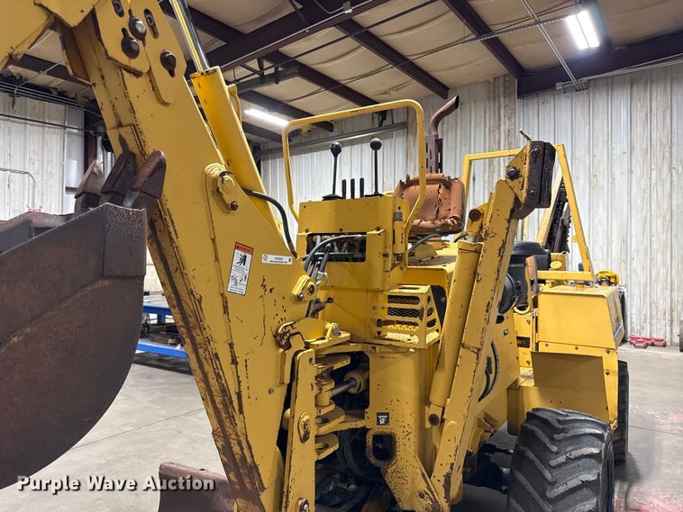 image for item DY8239 1998 Vermeer V-5800 trencher