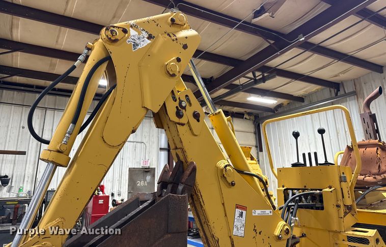 image for item DY8239 1998 Vermeer V-5800 trencher