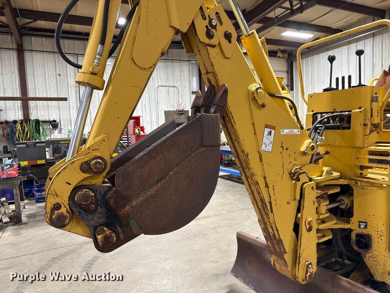 image for item DY8239 1998 Vermeer V-5800 trencher