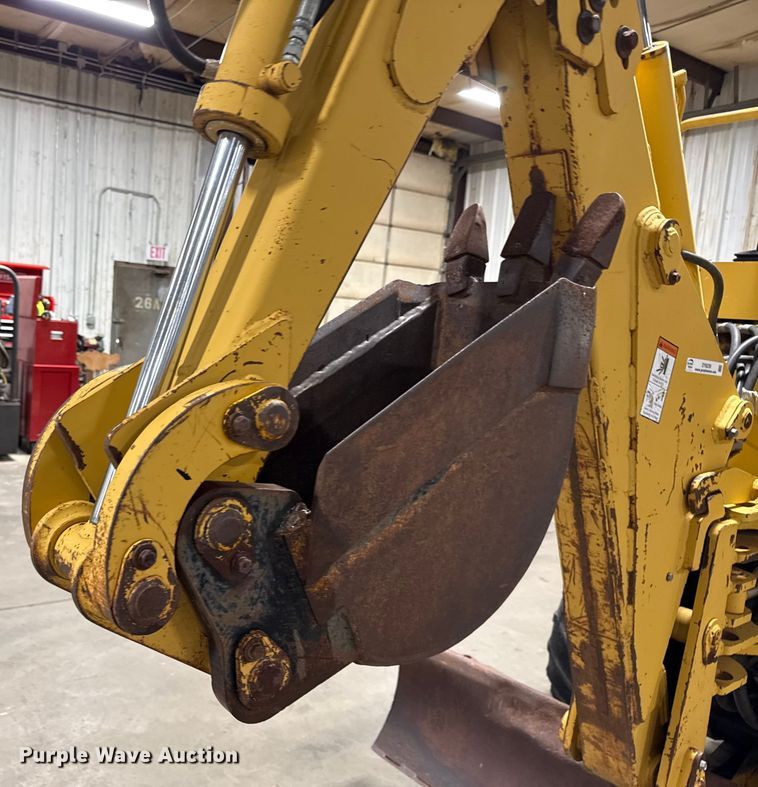 image for item DY8239 1998 Vermeer V-5800 trencher