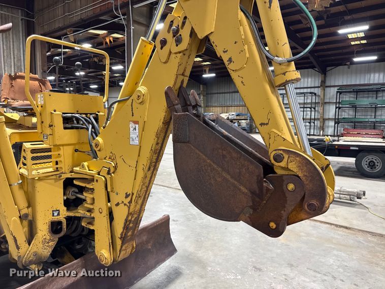 image for item DY8239 1998 Vermeer V-5800 trencher