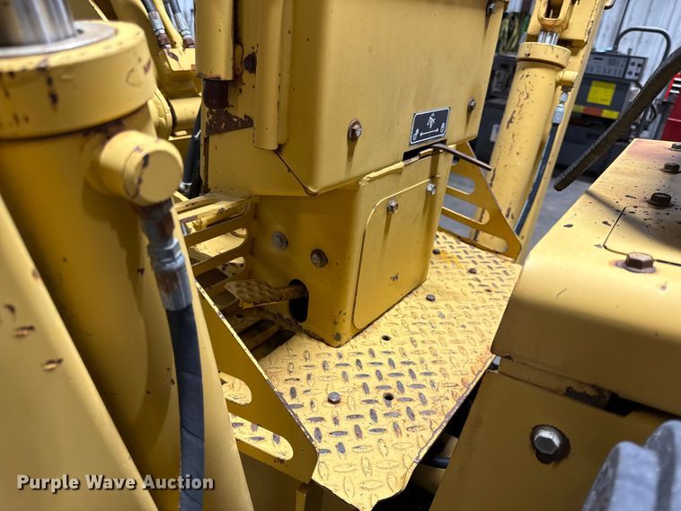 image for item DY8239 1998 Vermeer V-5800 trencher