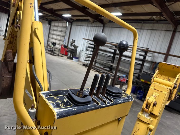 image for item DY8239 1998 Vermeer V-5800 trencher