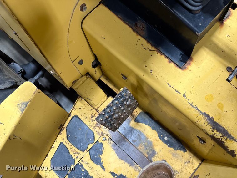 image for item DY8239 1998 Vermeer V-5800 trencher