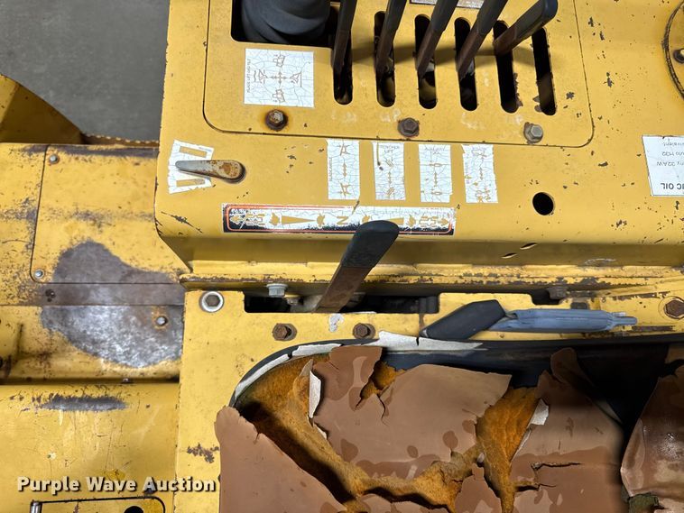 image for item DY8239 1998 Vermeer V-5800 trencher