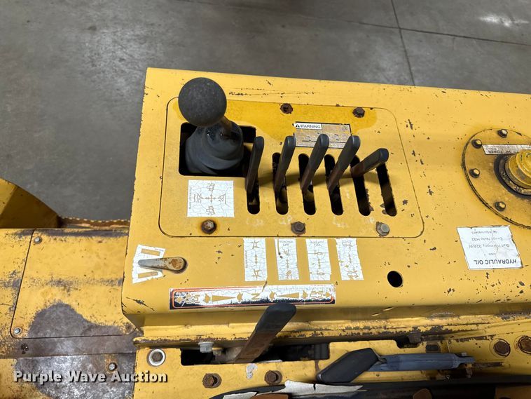 image for item DY8239 1998 Vermeer V-5800 trencher