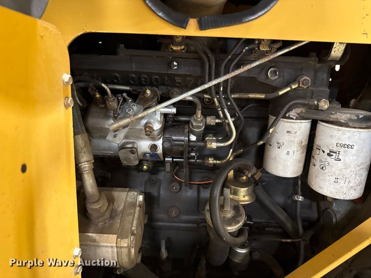 image for item DY8239 1998 Vermeer V-5800 trencher