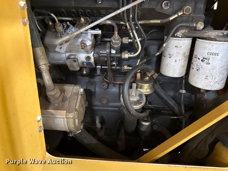 image for item DY8239 1998 Vermeer V-5800 trencher