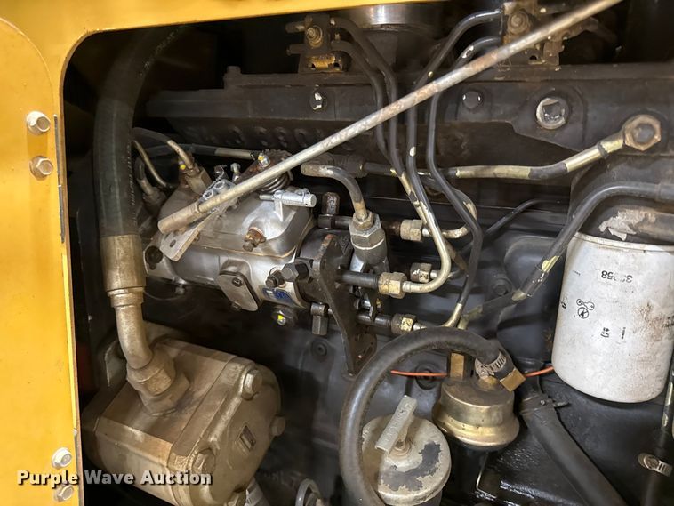 image for item DY8239 1998 Vermeer V-5800 trencher