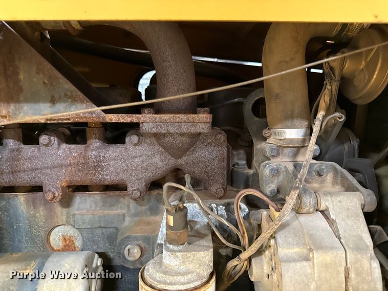 image for item DY8239 1998 Vermeer V-5800 trencher