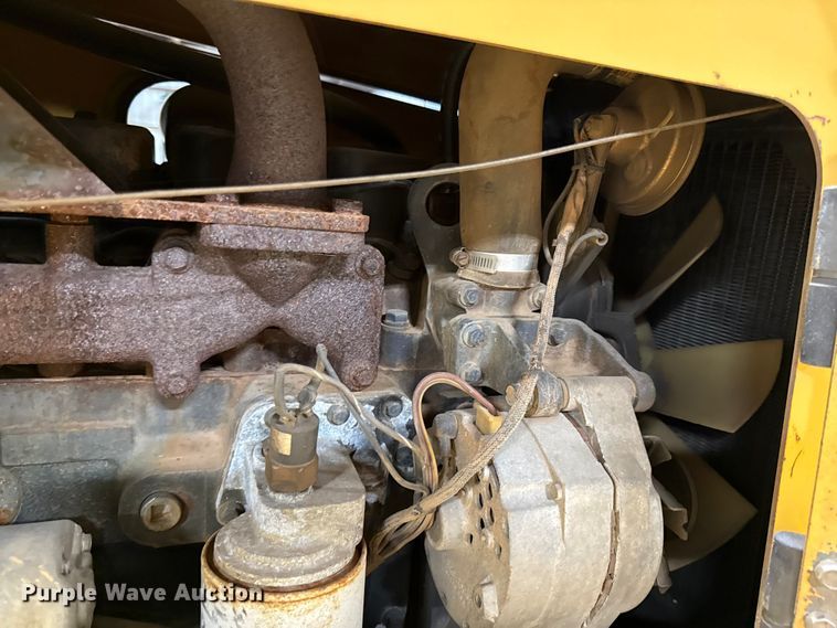 image for item DY8239 1998 Vermeer V-5800 trencher