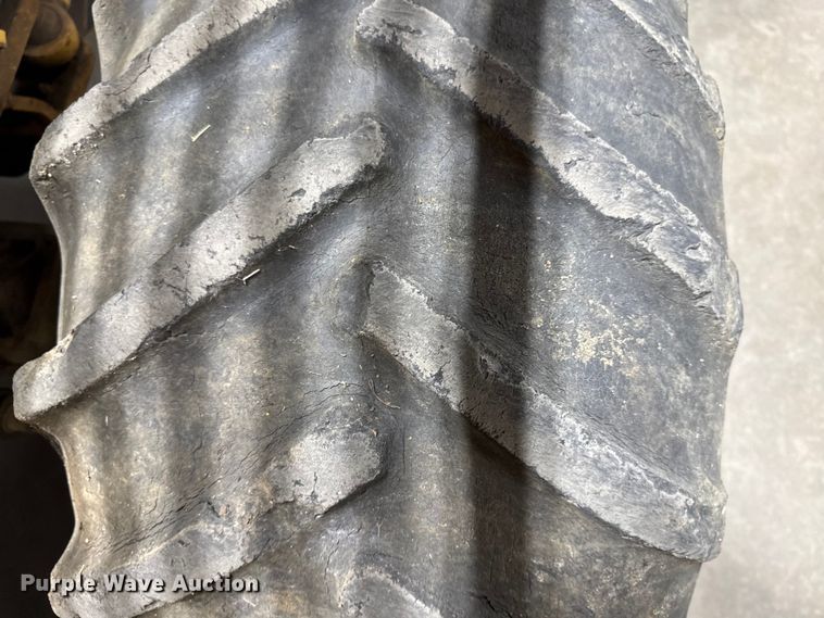 image for item DY8239 1998 Vermeer V-5800 trencher