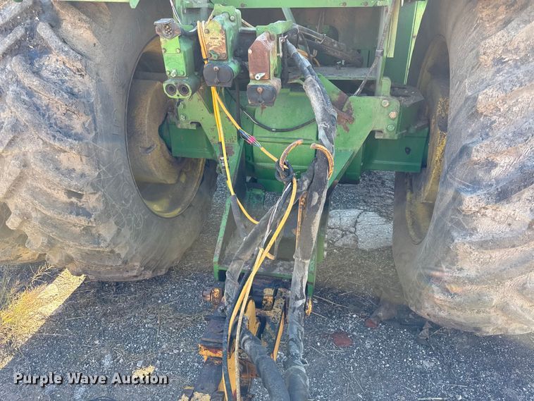 image for item DY8240 1992 John Deere 8960 4WD bi-directional tractor