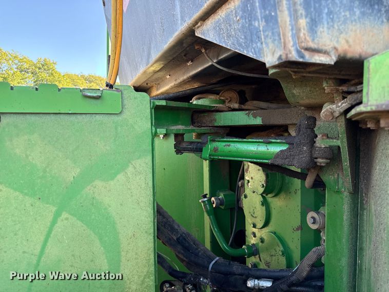 image for item DY8240 1992 John Deere 8960 4WD bi-directional tractor