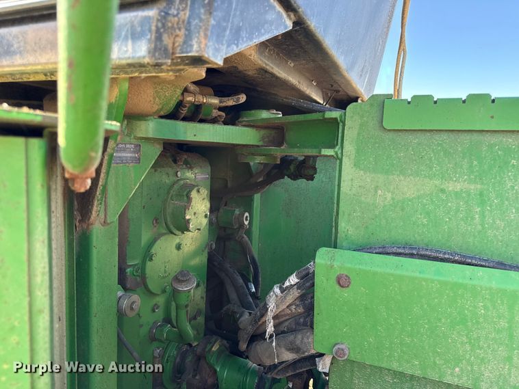 image for item DY8240 1992 John Deere 8960 4WD bi-directional tractor