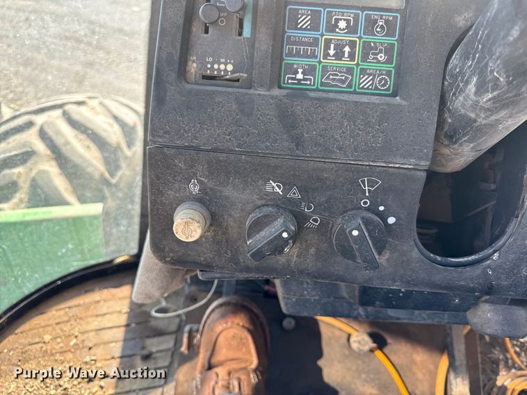 image for item DY8240 1992 John Deere 8960 4WD bi-directional tractor