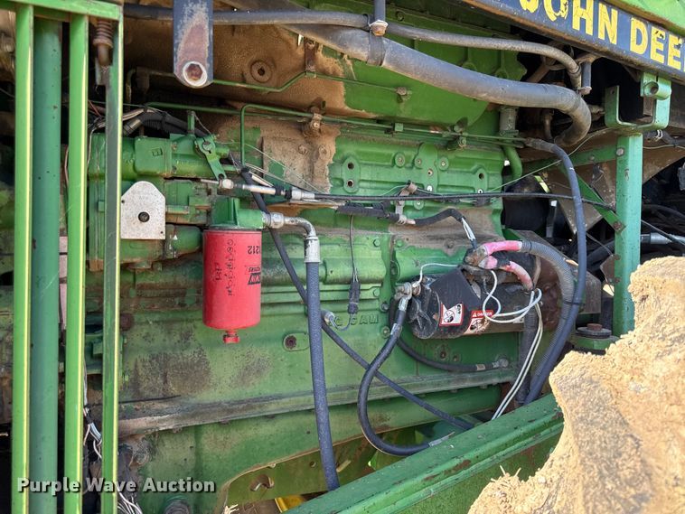 image for item DY8240 1992 John Deere 8960 4WD bi-directional tractor