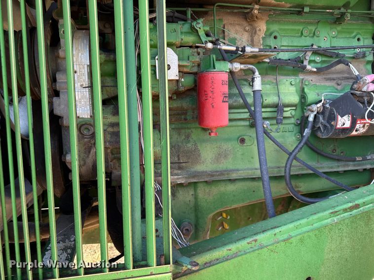 image for item DY8240 1992 John Deere 8960 4WD bi-directional tractor