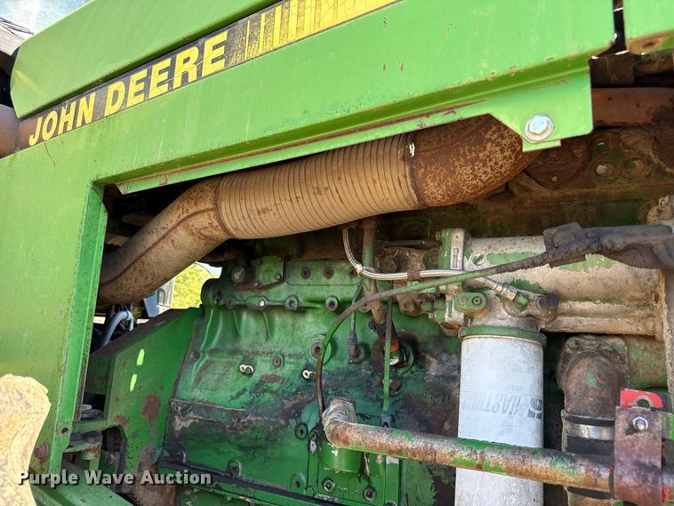 image for item DY8240 1992 John Deere 8960 4WD bi-directional tractor