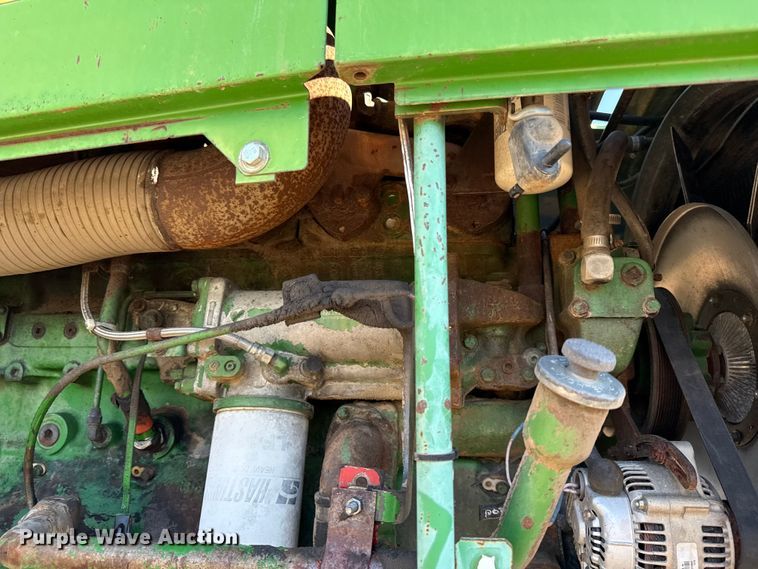 image for item DY8240 1992 John Deere 8960 4WD bi-directional tractor