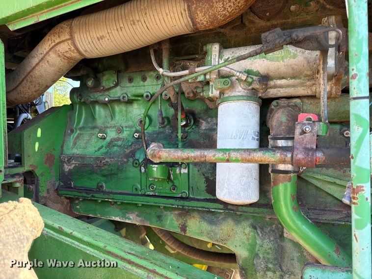 image for item DY8240 1992 John Deere 8960 4WD bi-directional tractor