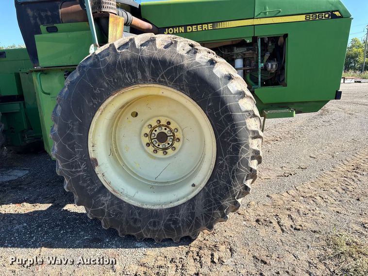 image for item DY8240 1992 John Deere 8960 4WD bi-directional tractor