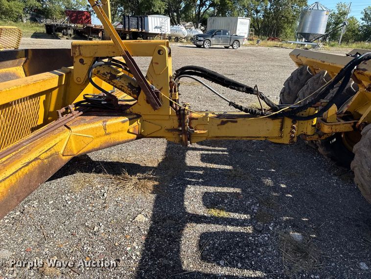 image for item DY8241 (2) Reynolds pull type scrapers