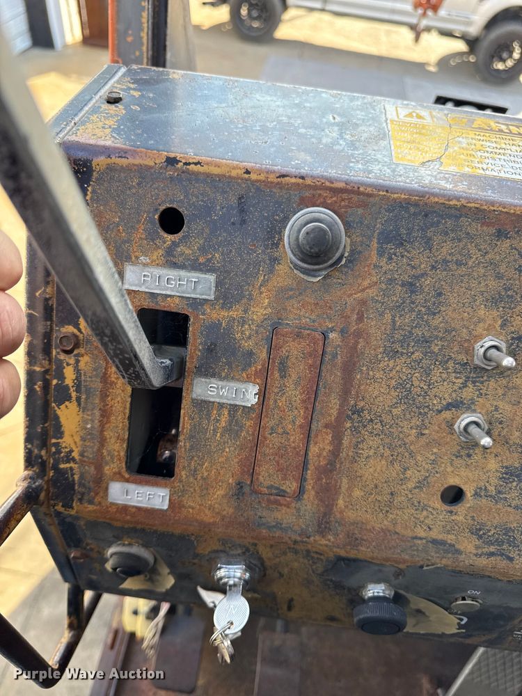 image for item DY8247 1981 Bantam S588B crane