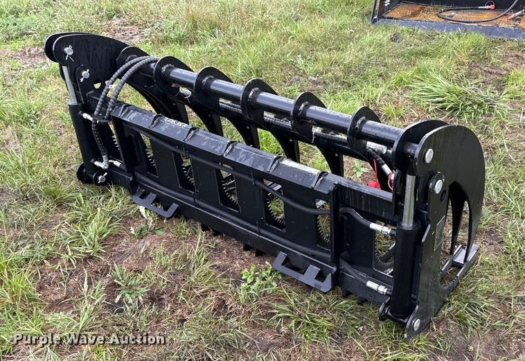 image for item DY8263 2025 GIYI CLG72 skid steer grapple bucket