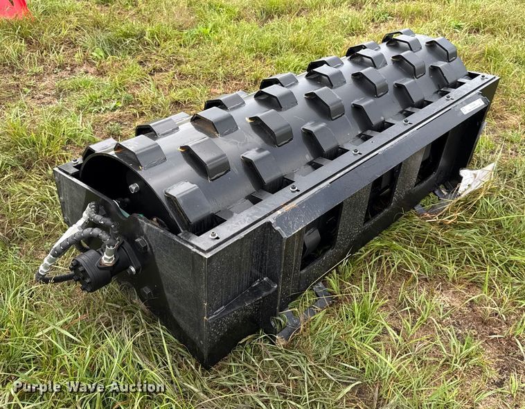 image for item DY8266 2025 GIYI CW59 Skid steer vibratory drum roller