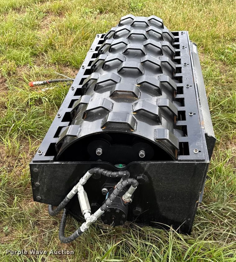 image for item DY8266 2025 GIYI CW59 Skid steer vibratory drum roller