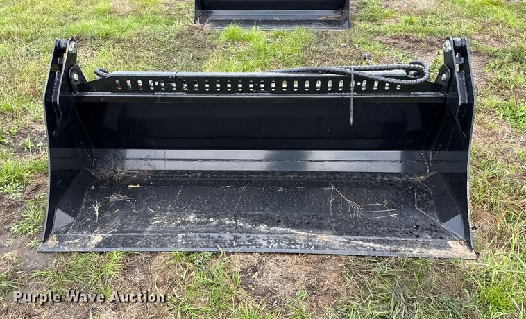 image for item DY8268 2025 GIYI KH72 4-in-1 skid steer bucket