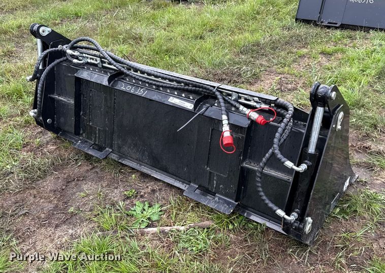 image for item DY8268 2025 GIYI KH72 4-in-1 skid steer bucket