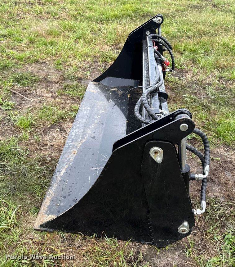 image for item DY8268 2025 GIYI KH72 4-in-1 skid steer bucket