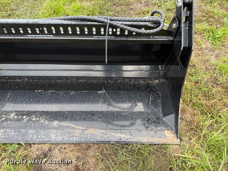 image for item DY8268 2025 GIYI KH72 4-in-1 skid steer bucket