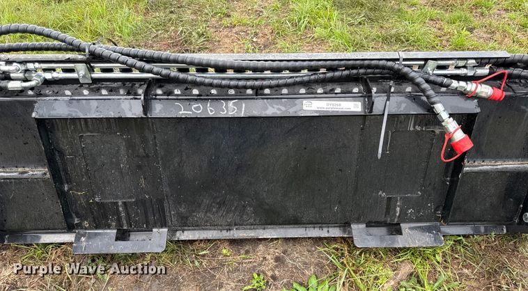 image for item DY8268 2025 GIYI KH72 4-in-1 skid steer bucket