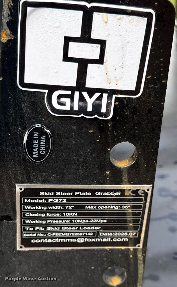 image for item DY8271 2025 GIYI PG72 skid steer grapple bucket